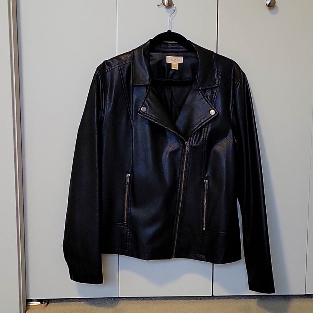 Asymmetrical zip moto jacket. Vegan leather. LOFT Outlet. Size XL